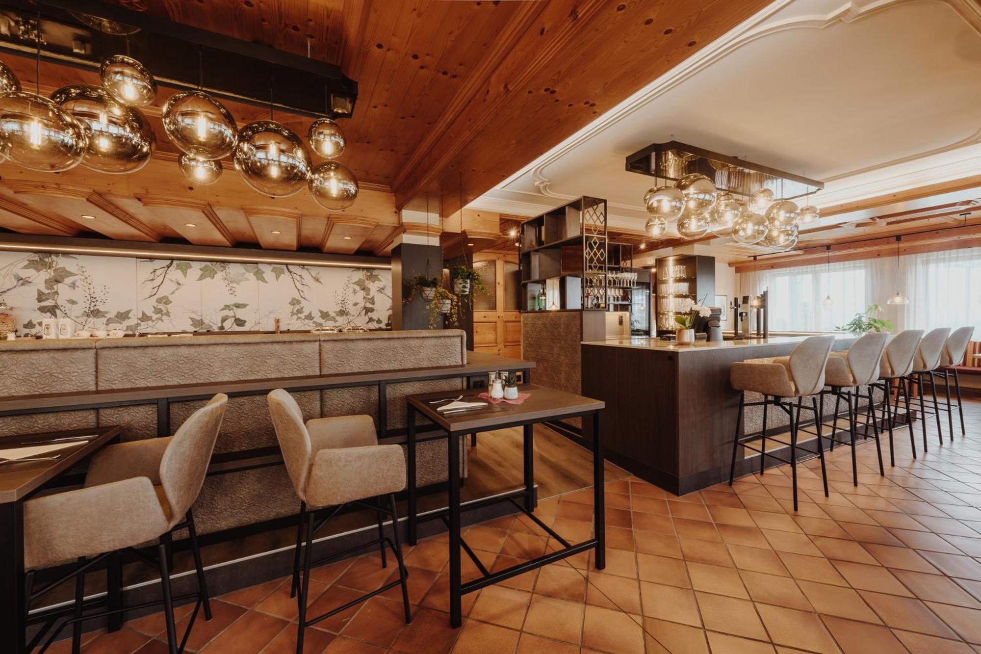 Hotel Irmgard Strass im Attergau Luaran gambar